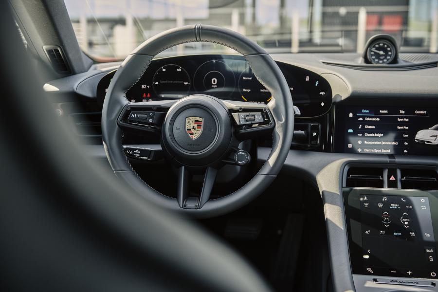 Торпедо Porsche Taycan 4S 2020 года  (NA) (фото 14 из 29)